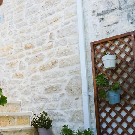 To Portoni Мини-отель Порос