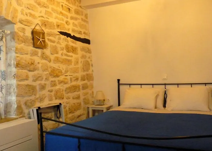 To Portoni Мини-отель Порос