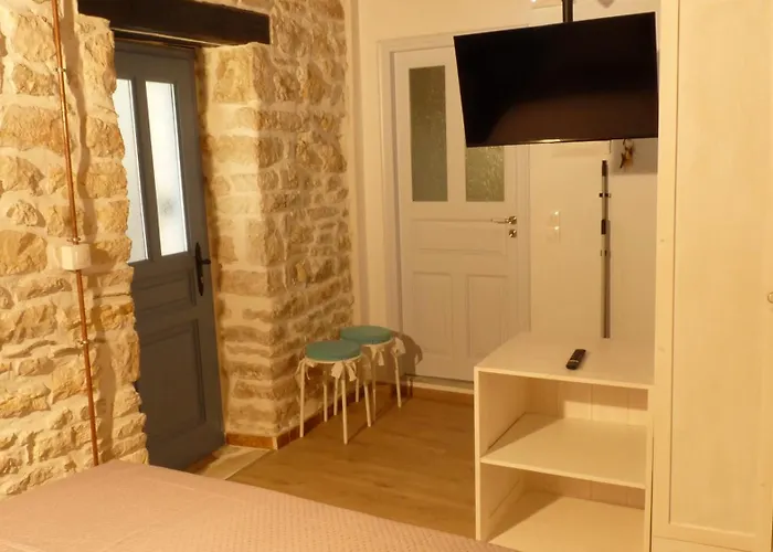 To Portoni Poros (Lefkada)